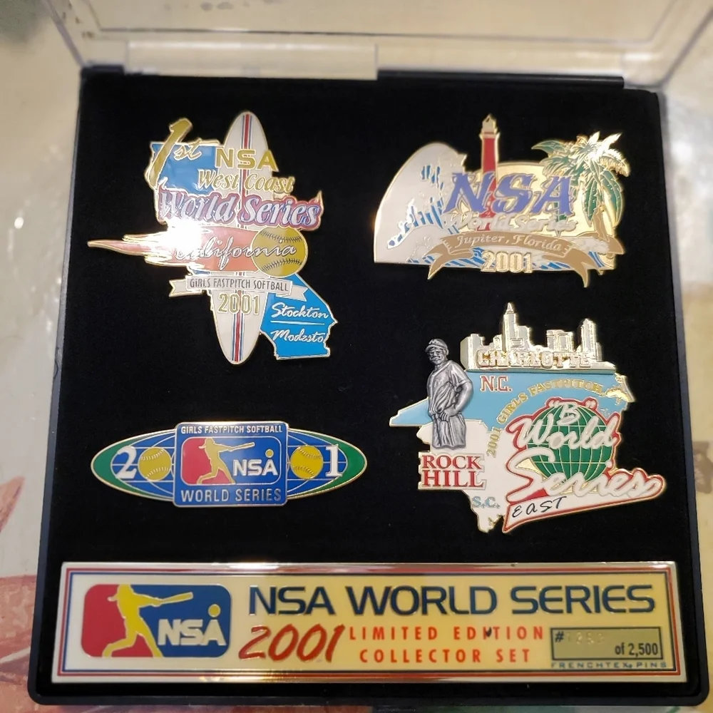 2001 World Series pin collectors set - Picture 5 of 14